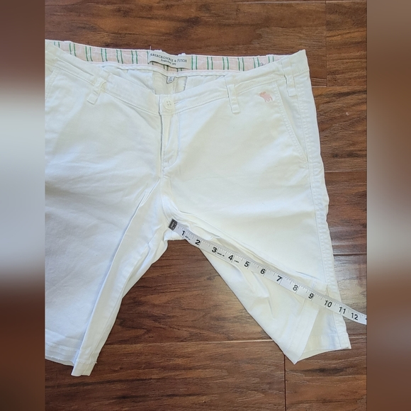 Abercrombie & Fitch Y2K Vintage Bermuda White Low Rise Shorts Size 4 - Picture 8 of 8